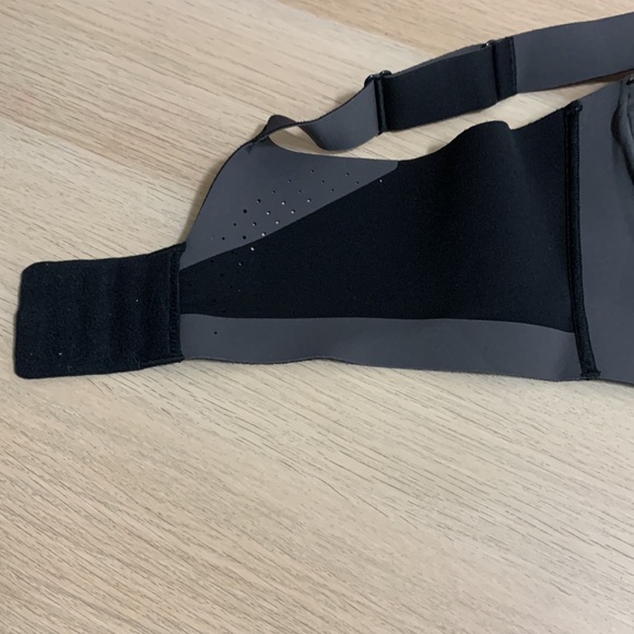 Title Nine Run It All Wireless Black Sports Bra - Picture 6 of 6